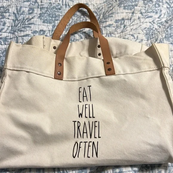 Dewdrop Canvas Tote with Leather handles - Picture 4 of 12